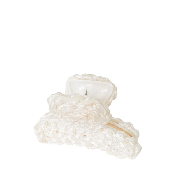 Cream claw clip with macrame - Picture 1 of 2